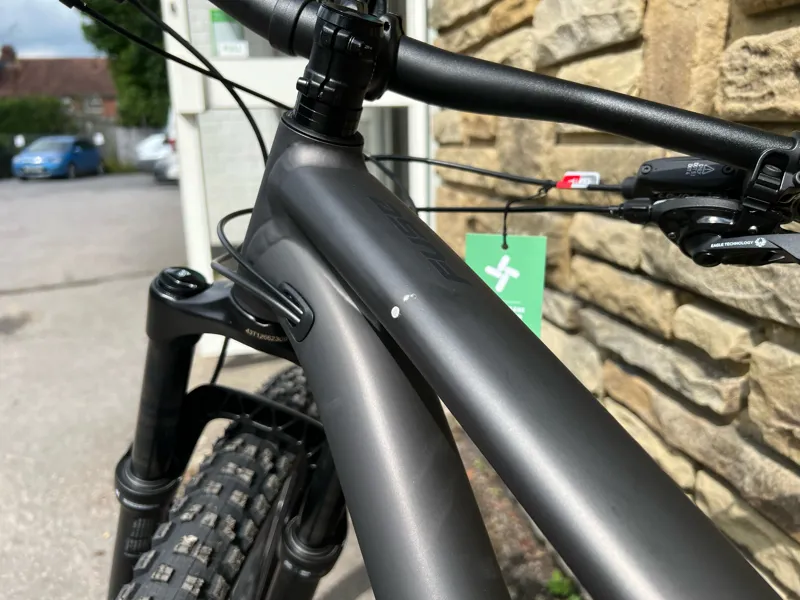 Specialized Fuse Comp 29 SMOKE/ BLACK Large PAINT CHIP-1